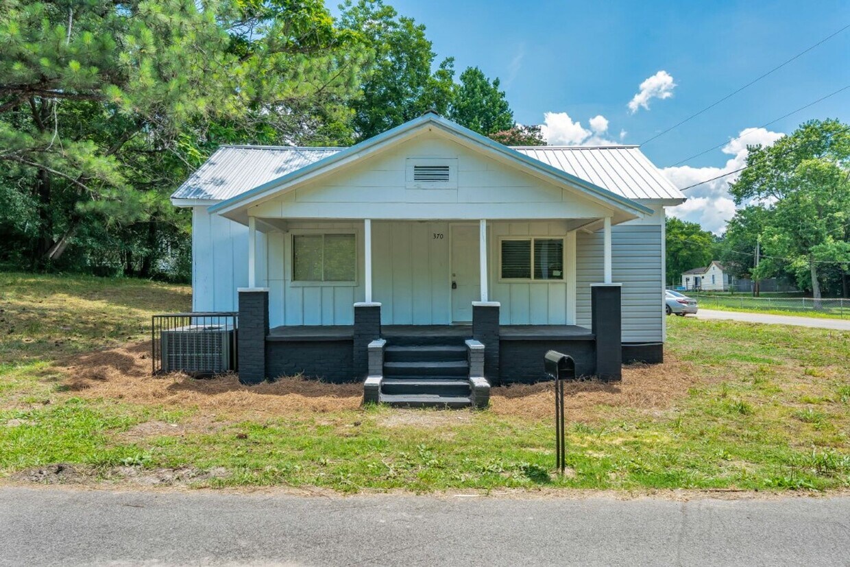 Foto principal - Fully Renovated 2BR Home in Dora, AL — Mod...