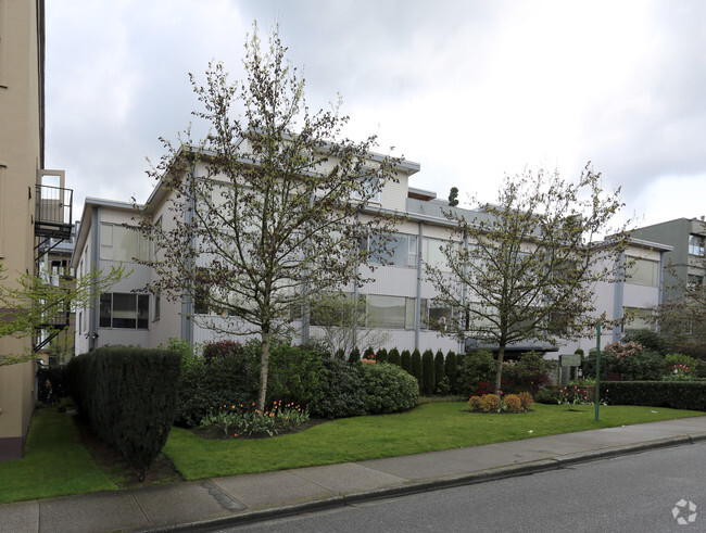 Building Photo - Clairmont Apartments