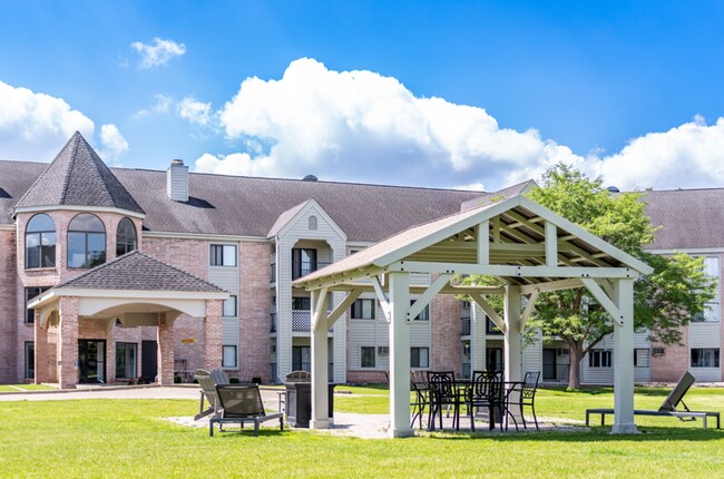 Foto del edificio - Hummingbird Cove Apartments