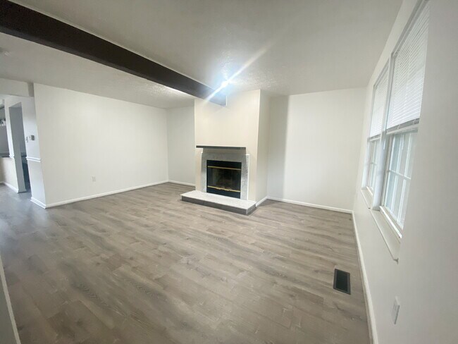 Sala de estar - 5053 Hamilton Dr