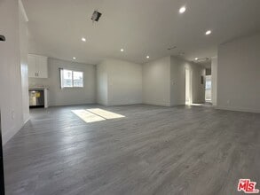 Building Photo - 1118 S Holt Ave