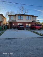 Building Photo - 4732 Clover St