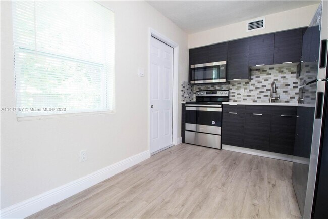 Foto del edificio - 429 NW 9th Ave