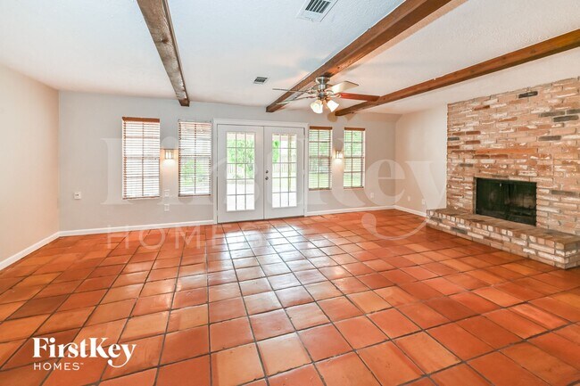Building Photo - 4003 Chapel Square Dr