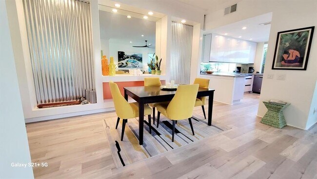 Foto del edificio - 2 Pebble Beach Dr
