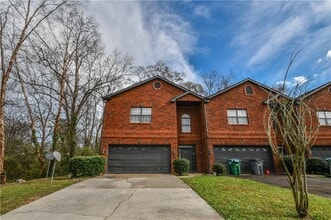 Building Photo - 3338 Sims St