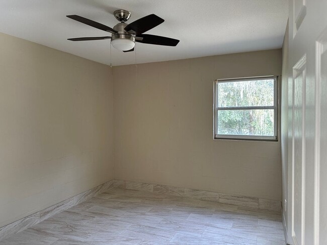 Foto del edificio - 6847 N Charles Terrace