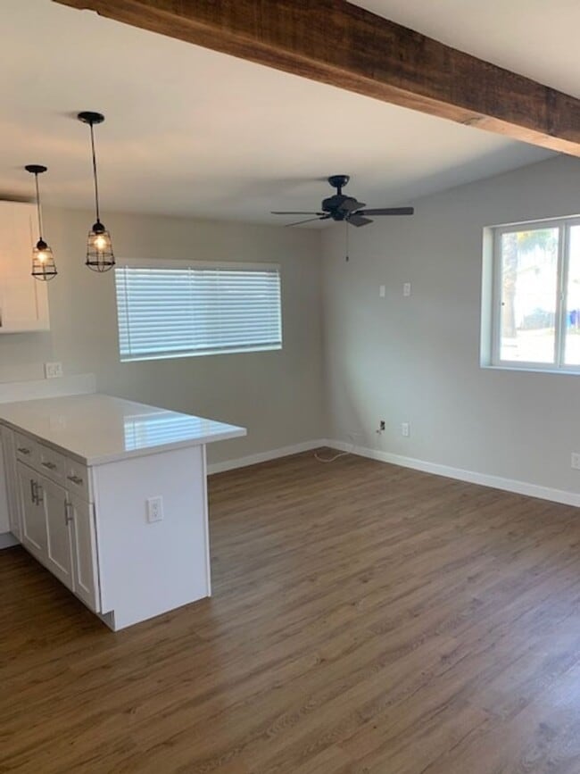 Foto del edificio - 1461 East Ln