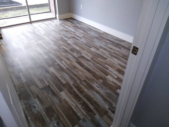 Foto del edificio - Blue Pointe