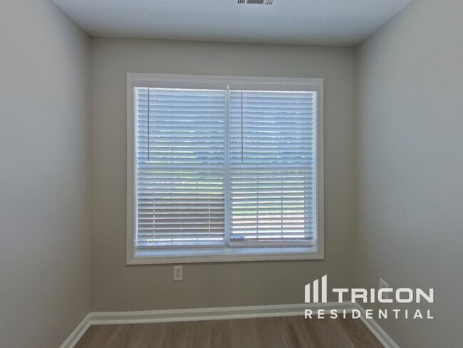 Foto del edificio - 2252 Red Rose Ln