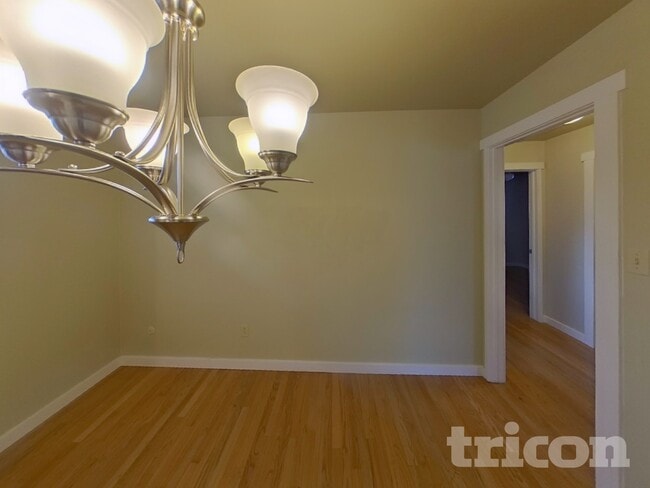 Building Photo - 1915 Berkshire Ln