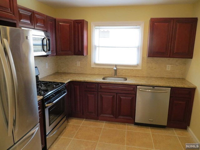 Building Photo - 515 Valley Brook Ave