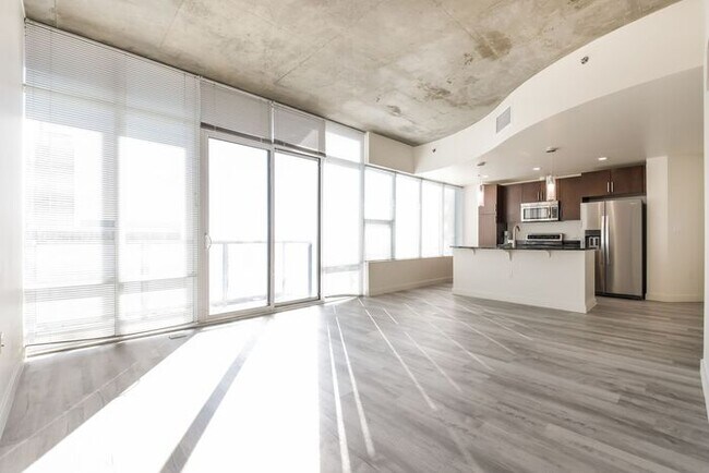 Building Photo - $250 ADMIN FEE WAIVED!!! Luxury Living at ...