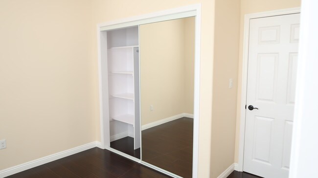 Building Photo - 1355 Portia St