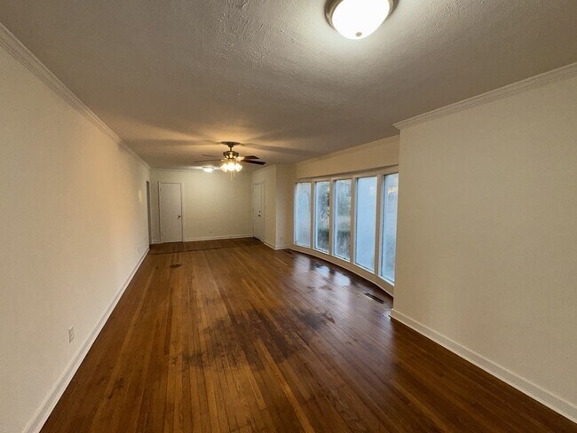 Foto del edificio - 3147 Shirley Dr