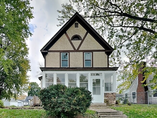Building Photo - 2526 13th Ave E