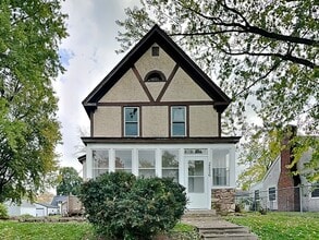 Building Photo - 2526 13th Ave E