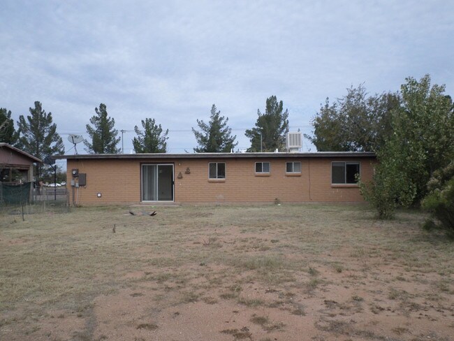 Foto del edificio - 2035 E 15th St