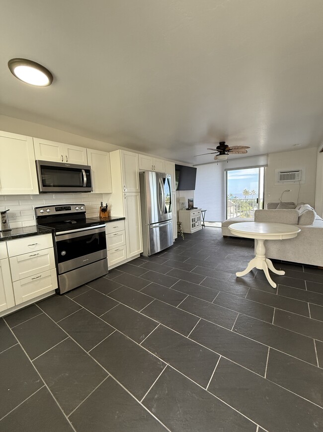 Building Photo - 75-5766-5766 Kuakini Hwy