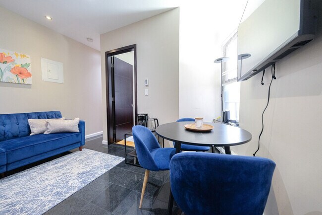 Foto del edificio - 5 W 101st St