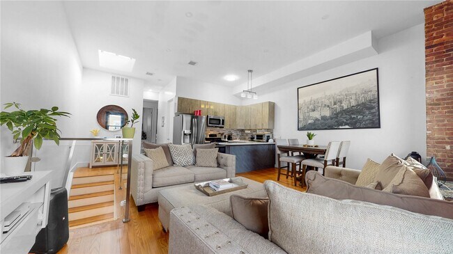 Building Photo - 262 Ridgewood Ave