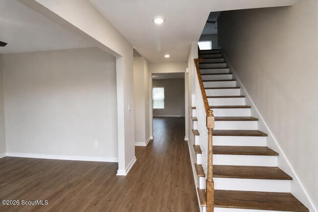 Building Photo - 10063 Woodland Cv