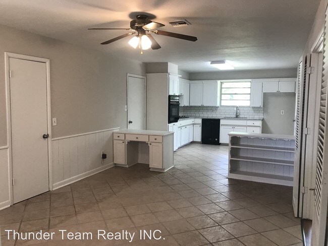 Building Photo - 3 br, 2 bath House - 3105 W. Britton Road