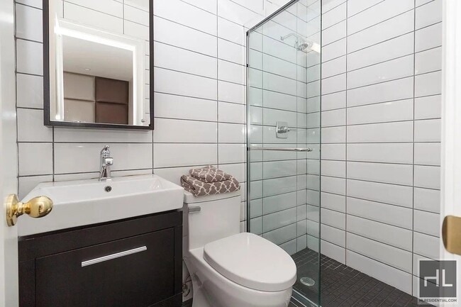 Foto del edificio - 4711-4713 13th Ave