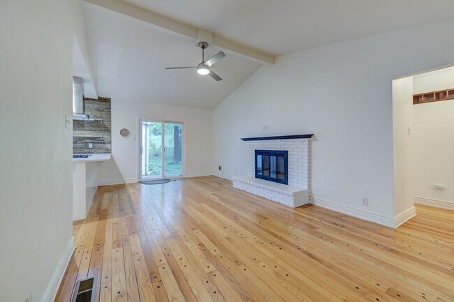 Foto del edificio - 3-Bedroom Home in Lindbergh School District Near Mercy St. Anthonys Hospital – Prime Location!