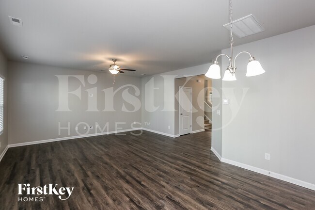 Building Photo - 7607 Wallace Farm Ln