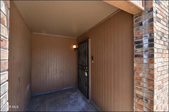 Foto del edificio - 10605 Kinross Ave