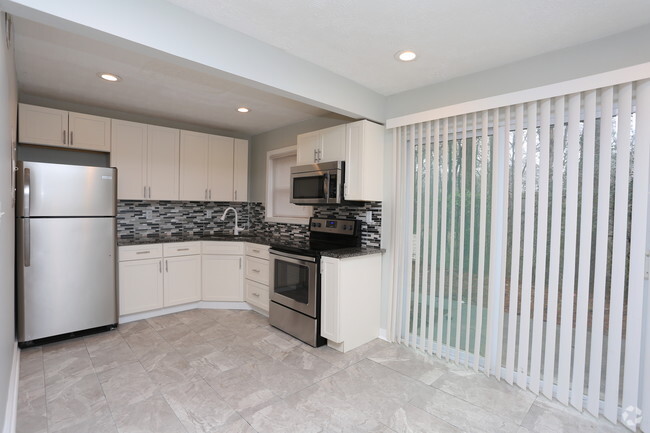 Interior Photo - Crystal Townhomes