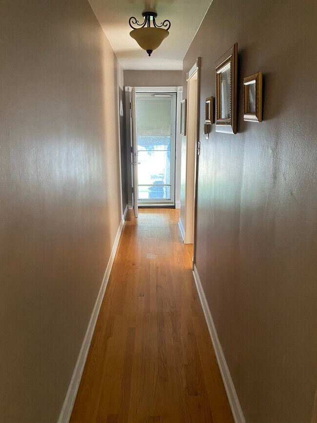 Foto del edificio - 2708 W Balmoral Ave