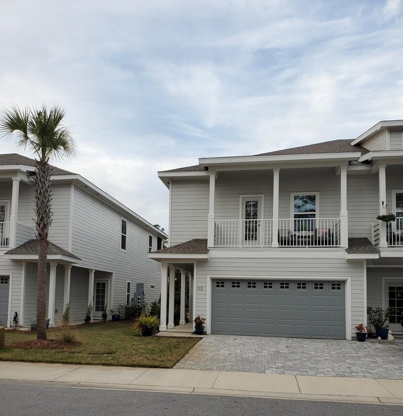 Foto principal - 112 Kara Lake Dr