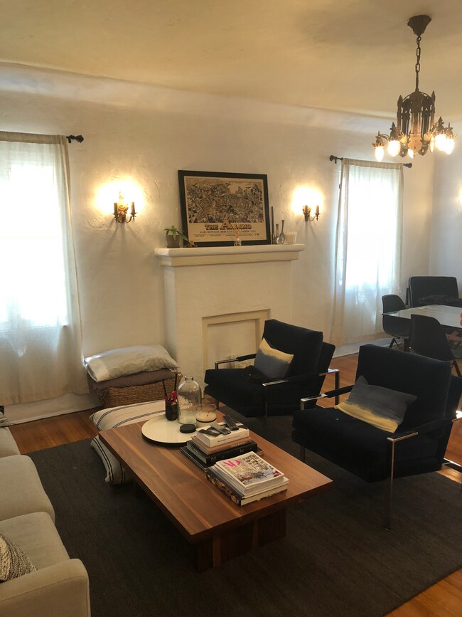 Foto del edificio - 464 N Stanley Ave