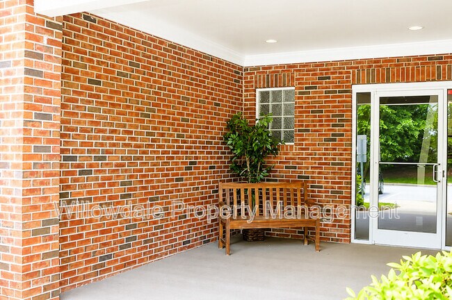 Foto del edificio - 204 Savannah Ridge Rd