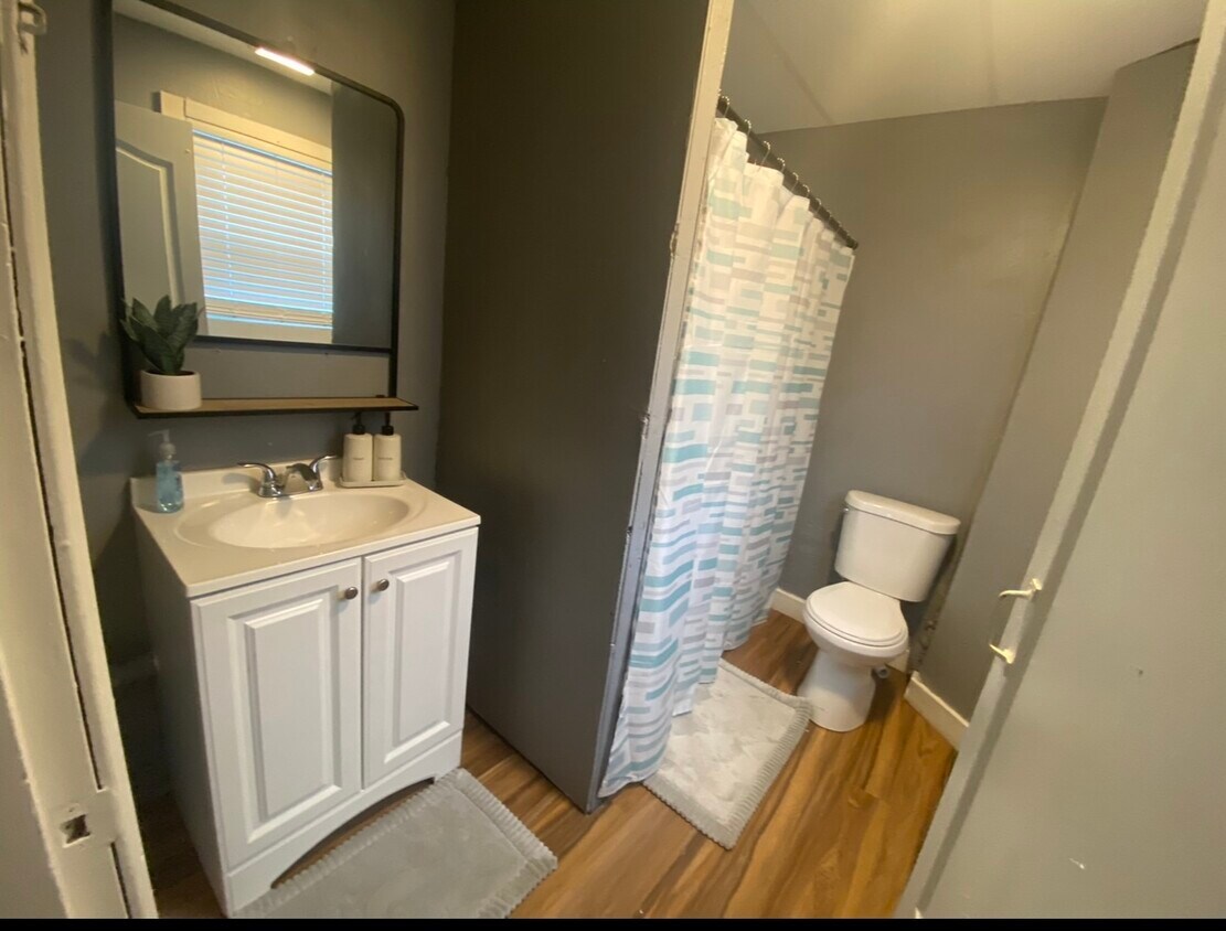 5 Wright St Unit 1, Gardner, MA 01440 5 Wright St Gardner, MA