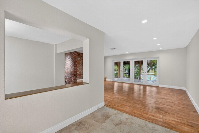 Foto del edificio - 2213 NE 16th St