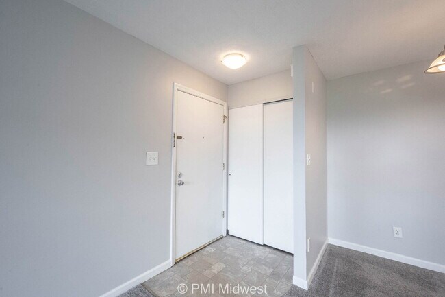 Foto del edificio - "Charming & Spacious 2-Bedroom Haven in Sh...
