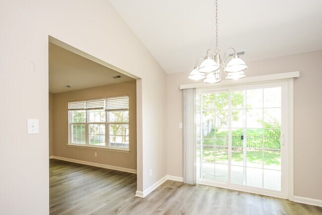 Building Photo - 6114 King Lear Ct