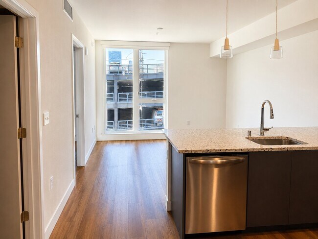 Foto del edificio - 2880 James M Wood Blvd