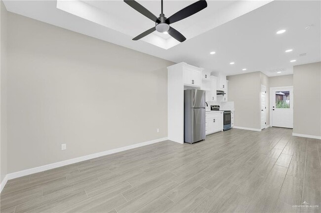 Foto del edificio - 12 Crestview St