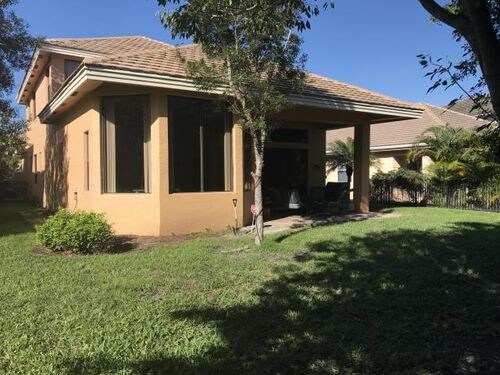 Foto del edificio - 3576 Birague Dr