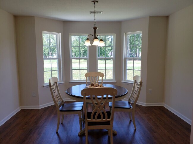 Foto del edificio - Modern 3BR/2BA Home in Longs – 1,350 Sq Ft of Pristine Living Space