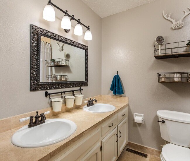 Foto del edificio - 717 Sagewood Ct SE