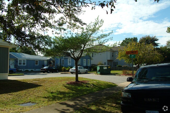 Foto del edificio - 500-505 Goldner Ct