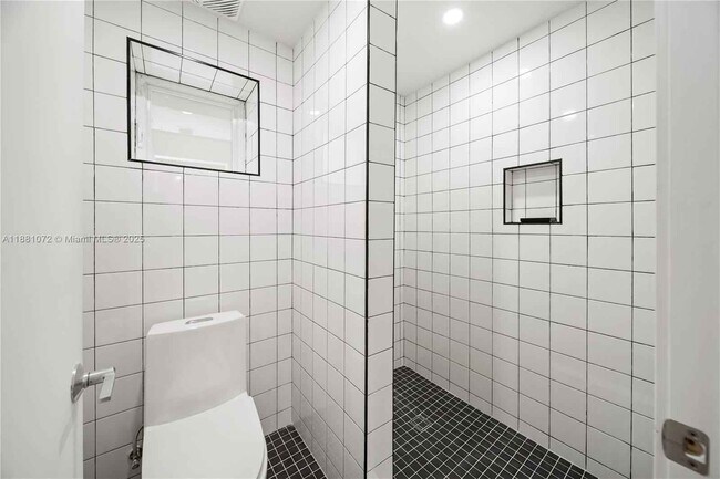 Foto del edificio - 3437 NW 9th Ct