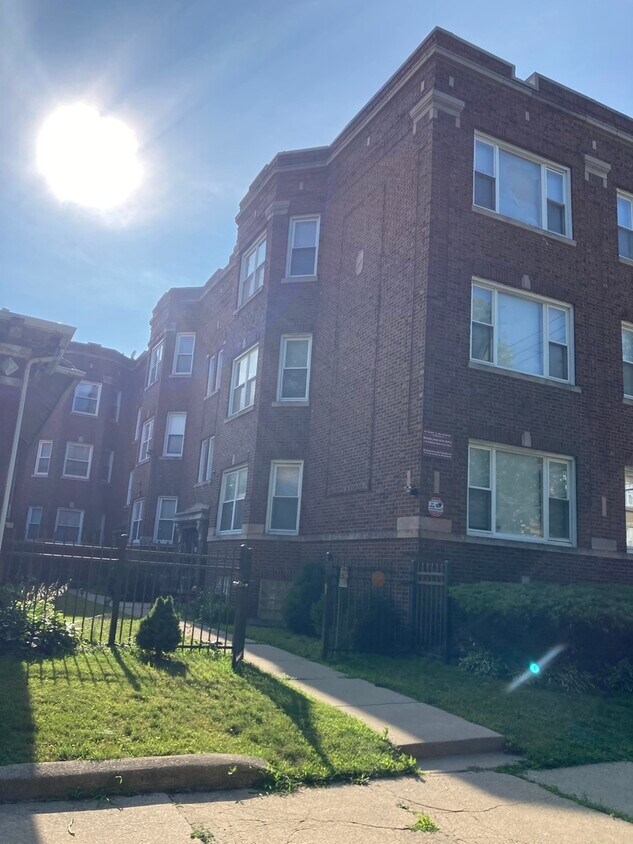 7514 S Ridgeland Ave Unit 1E, Chicago, IL 60649 Condo for Rent in