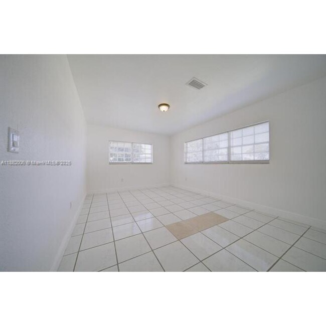 Foto del edificio - 1471 NW 93rd St