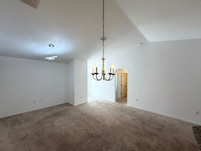 Foto del edificio - 10 Rainstone Ln